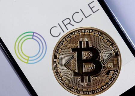 What’s Better – Circle Stock Or Bitcoin?