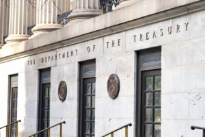 Why Long-Term Bonds Are A Fit For These Investors Right Now