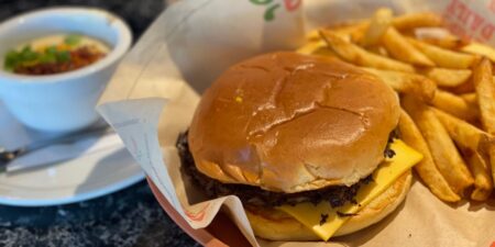 I ordered the cheapest burger meal at Applebee’s, Chili’s, and TGI Friday’s &mdash; one chain had the best value by far