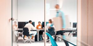 How Middle Managers Can Adapt to Job Changes, Per LinkedIn Exec
