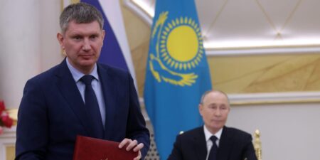Russia ‘on Brink’ of Recession, Its Economy Minister Says