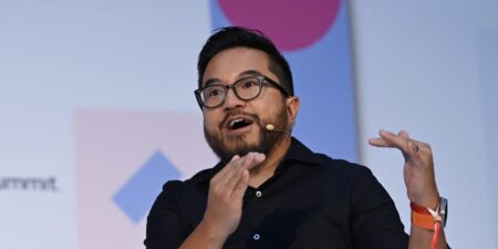 AI Founders Close Big Deals Using Palantir’s Strategy, Say YC Partners