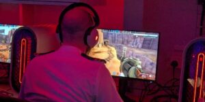 UK Royal Navy Has Gaming Computer Room for Esports on Aircraft Carrier