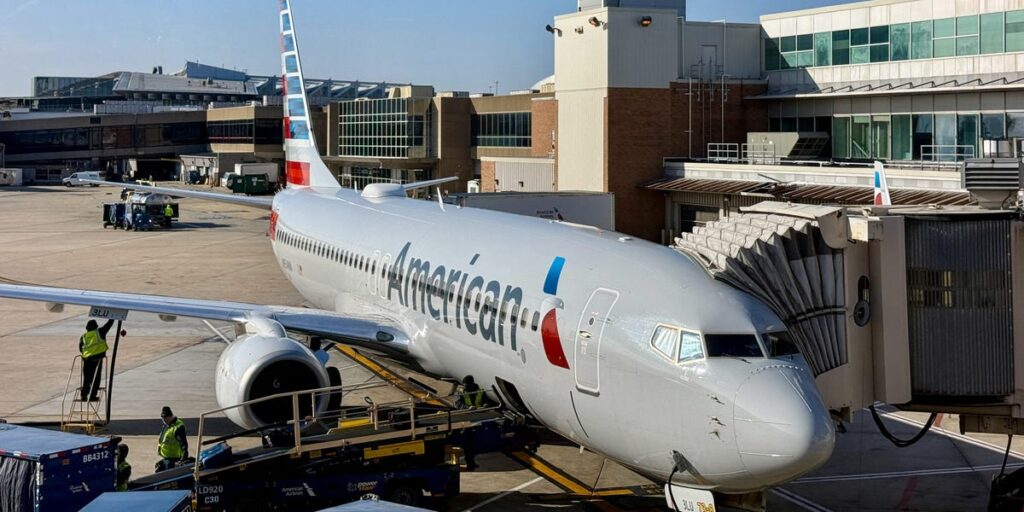Man Who Sneaked Onto American Airlines Flight, Ordered to Pay ,000