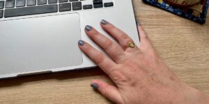 Woman Didn’t Feel Like an Adult Until She Took Her Wedding Ring Off