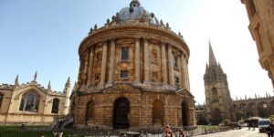 US Students Apply for UK College in Record Numbers Amid Trump Crackdown