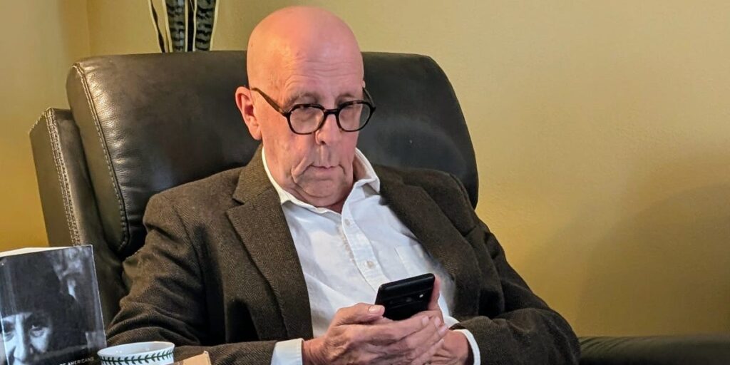 I Retired and Became Addicted to My Phone. Here’s How I Manage It.