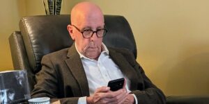 I Retired and Became Addicted to My Phone. Here’s How I Manage It.