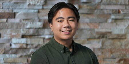 I’m a 24-year-old in tech. The ‘Gen Z stare’ is real, but I don’t do it &mdash; here’s the one trait that helps me avoid it.