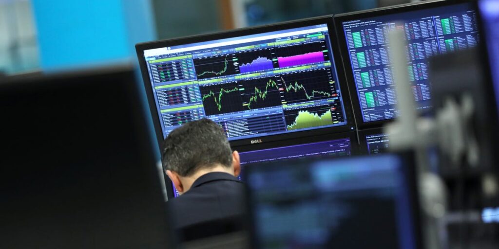 A Snapshot of the Hedge Fund Industry in Six Charts