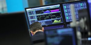 A Snapshot of the Hedge Fund Industry in Six Charts