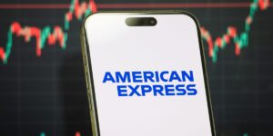 AmEx Execs Address Platinum Card Changes and Airport Lounge Crowding