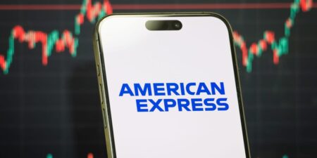 AmEx Execs Address Platinum Card Changes and Airport Lounge Crowding