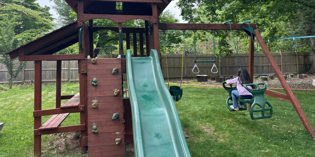 Mom Shares Tips for Getting Secondhand Kid Items for Free