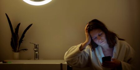 My Daughter Went on a Cell-Phone-Free Trip, and It Made Me Anxious