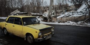 Russia’s Biggest Carmaker Eyes 4-Day Workweek As Sales Plummet