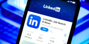 Why LinkedIn News Feed Is Showing Old Posts