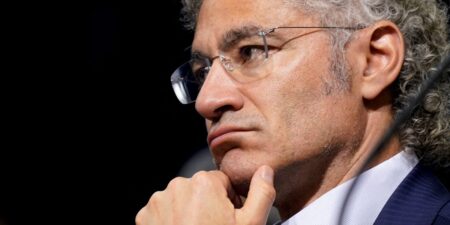 Palantir Smashes Expectations With Its First-Ever  Billion Quarter