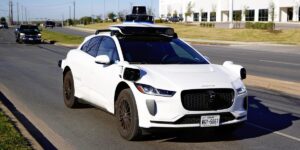Uber Users Cancel Rides With Human Drivers to Ride in Waymo Taxis