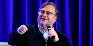 Reid Hoffman Says Vibe Coding Won’t Phase Out Productivity Software