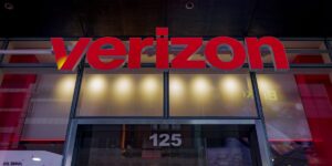 Verizon Salaries: How Much Telecom Giant Pays Tech Workers in 2025