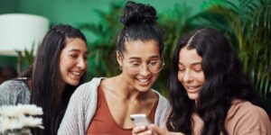 Gen Z Slang 2025: 14 Words, What They Really Mean, and How to Use Them
