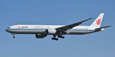 Air China Passengers Spend 13 Hours in Siberia After Engine Trouble