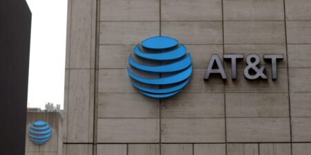 AT&T Is Directing Some Help-Desk Managers to Relocate or Face Layoffs