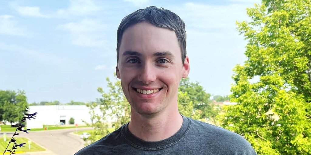Gen Z Recent Grad Just Bought 5K House — He Explains How
