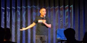 In Hong Kong, He Juggles a Career in Advertising With Stand-up Comedy