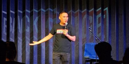 In Hong Kong, He Juggles a Career in Advertising With Stand-up Comedy
