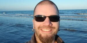 Microsoft Great Flattening: Why a Veteran Employee Resigned