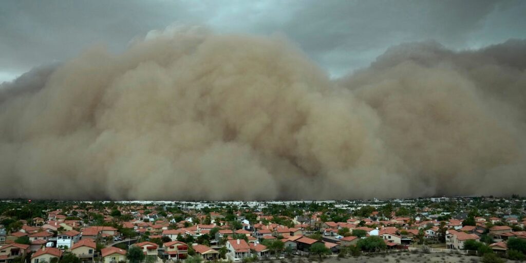 Phoenix Dust Storm Forces Dozens of Flights to Divert