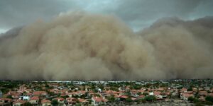 Phoenix Dust Storm Forces Dozens of Flights to Divert