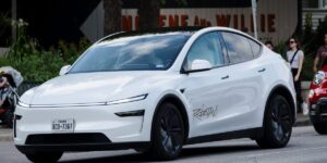 Tesla Offers up to .66 an Hour for NYC Robotaxi Test Operators