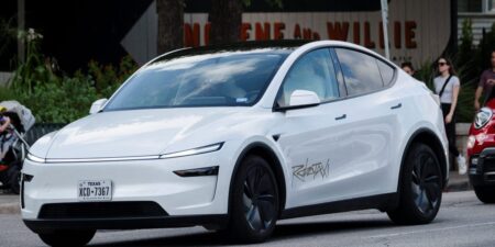 Tesla Offers up to .66 an Hour for NYC Robotaxi Test Operators