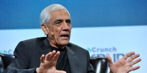 Vinod Khosla Says Young People Should Plan Careers for Flexibility