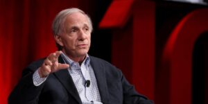 Ray Dalio Says AI Comes With a Downside: Creating a ‘Bunch of Losers’