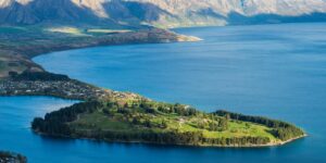 Why Rich Americans Are Moving to New Zealand in 2025