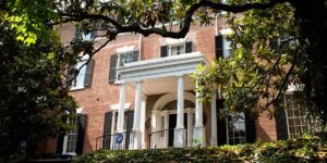See Inside the Jackie Kennedy Onassis’ Mansions and Apartments