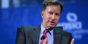 Pimco’s John Studzinski Says Giving Can Help Young People Get Ahead