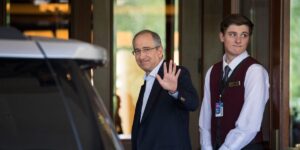 Comcast CEO Urges Employees to Maintain ‘Respectful Exchange of Ideas’