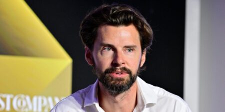 Hinge’s CEO Says AI Is Going to Make Mass Swiping Arcane