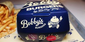 Review:  Lunch at Bobby Flay’s Burger Joint, Bobby’s Burgers