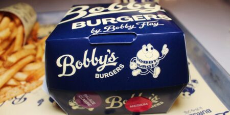 Review:  Lunch at Bobby Flay’s Burger Joint, Bobby’s Burgers