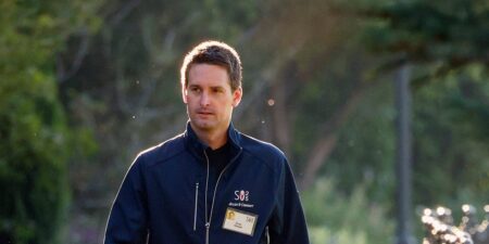 Snapchat and Instagram Are Starting to Chase the Same Growth Strategy