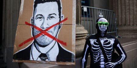 When Political Fights Spill Into the Workplace, HR Has to Sort It Out