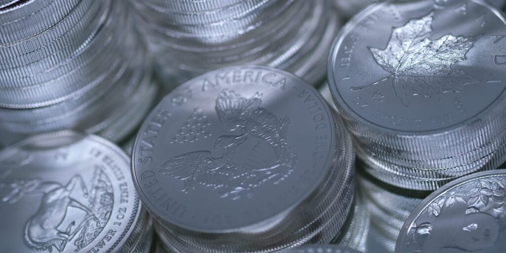 Why Collectors May Start With Silver Even As the Price of Gold Climbs