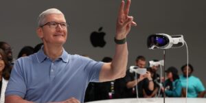 Apple Vision Pro Might Have Just Lost to Meta’s Ray-Bans
