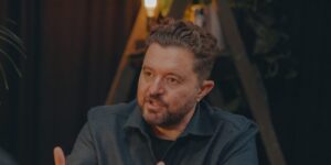 Top Entrepreneur Shares 3 Steps to Survive the AI Wave, or Be Left Out